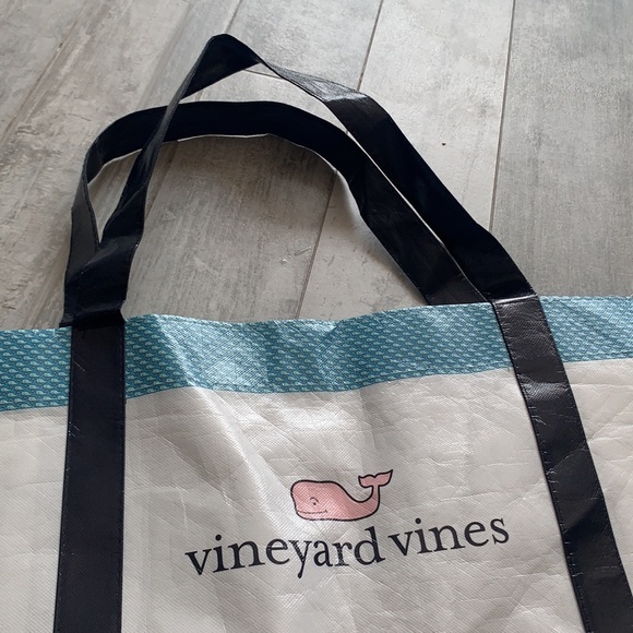 Vineyard Vines Branded Gift Packaging Collapsible Reusable - Picture 2 of 10
